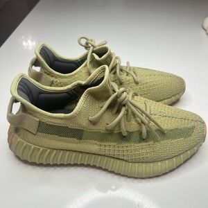 Adidas Yeezy  boost 350 V2 , Sulfur  Size 9